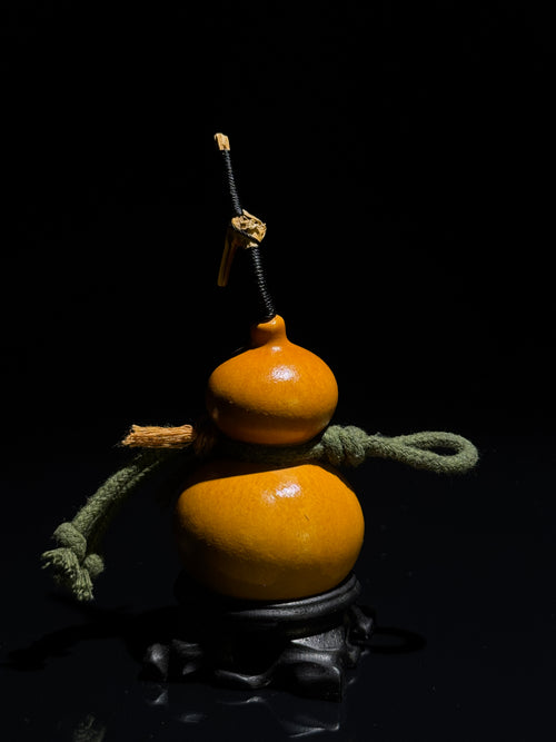 H009 natural gourd, primary view