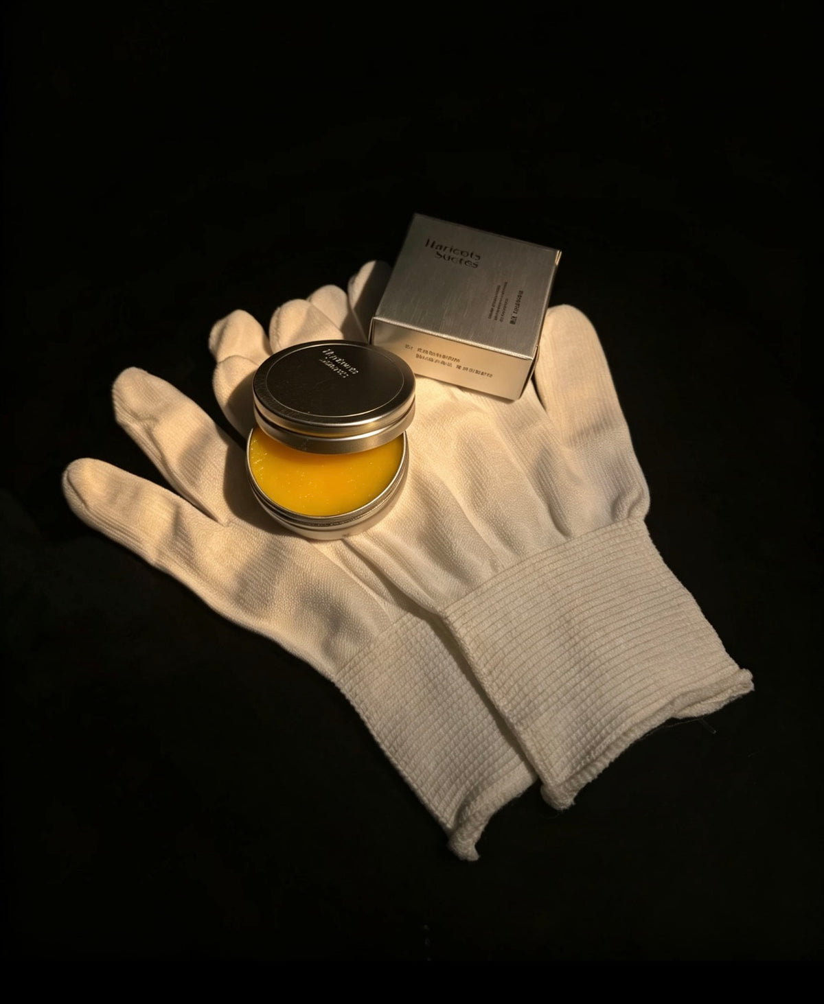 P001 Gourd Care Set with conditioning balm and handling gloves, primary view