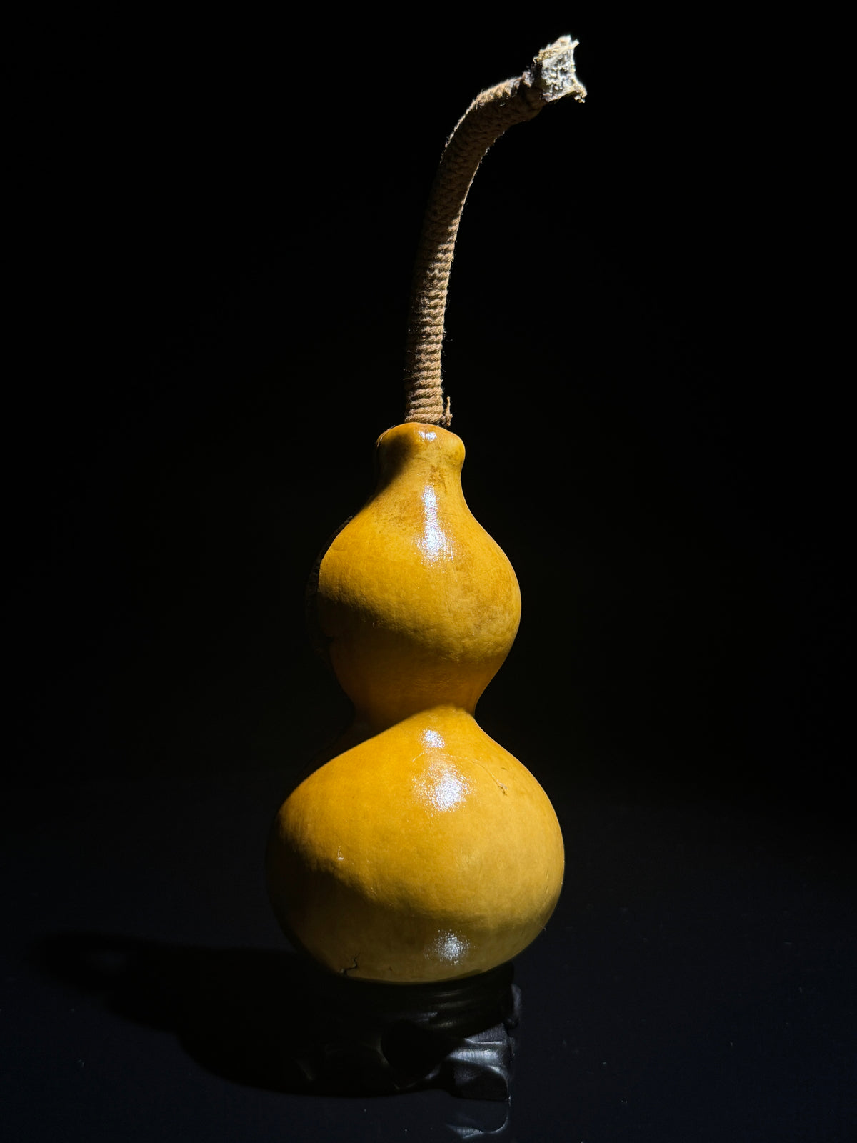 T003 natural-split crafted gourd, detail view